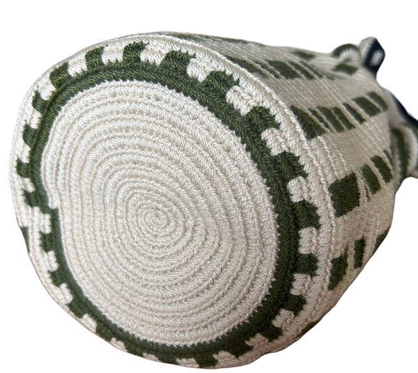 Wayuu estampado en colores crudo y verde  tamaño S