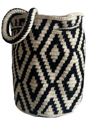 Wayuu estampado en colores crudo y negro  tamaño S